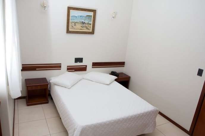 Imagen de la habitación del Hotel Montblanc. Foto 7