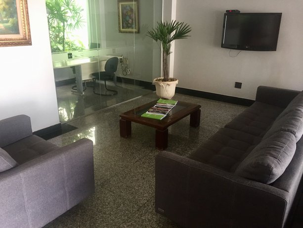 Imagen de los interiores del Hotel Montblanc. Foto 18