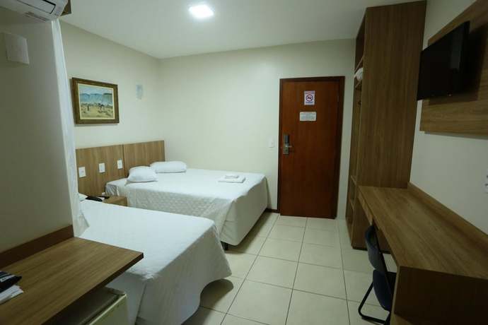 Imagen de la habitación del Hotel Montblanc. Foto 9