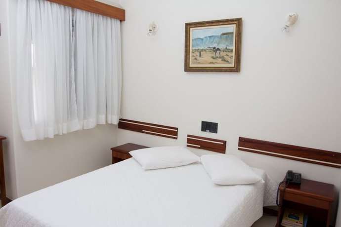 Imagen de la habitación del Hotel Montblanc. Foto 15