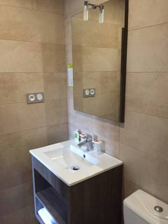 Imagen de la habitación del Hotel Mont-brison. Foto 7