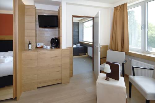 Imagen de la habitación del Hotel Mont-des-Pins. Foto 10