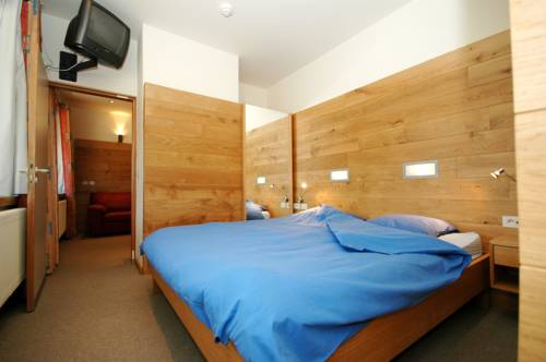 Imagen de la habitación del Hotel Mont-des-Pins. Foto 11