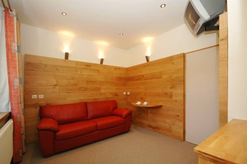 Imagen de la habitación del Hotel Mont-des-Pins. Foto 15