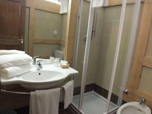 Imagen de la habitación del Hotel Monte Bondone. Foto 7