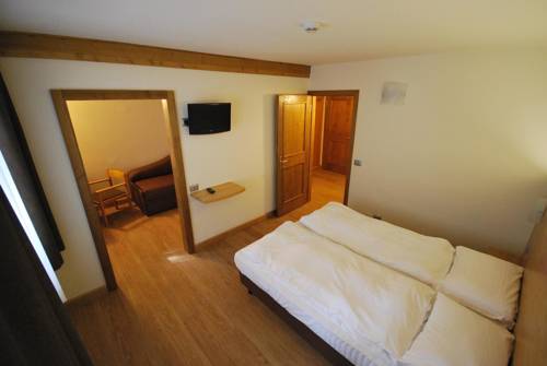 Imagen de la habitación del Hotel Monte Bondone. Foto 16