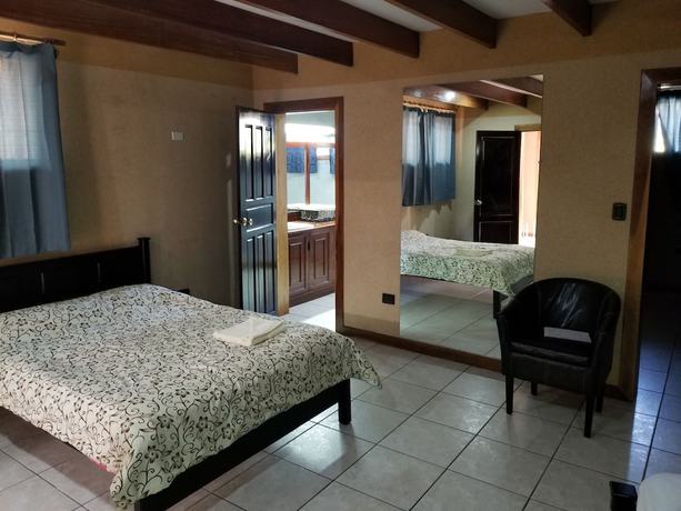 Imagen de la habitación del Hotel Monte Campana Escazu. Foto 7