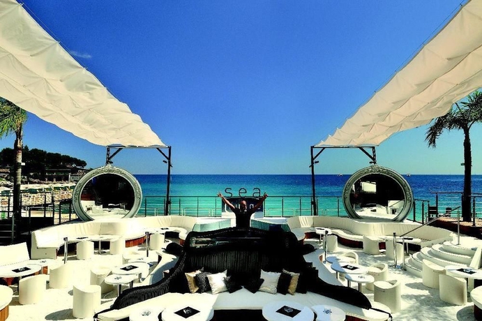 Imagen de los exteriores del Hotel Monte Carlo Beach. Foto 4