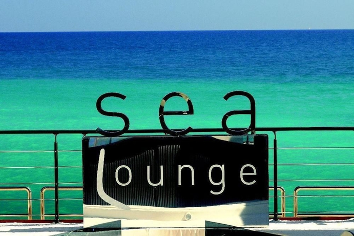 Imagen de los exteriores del Hotel Monte Carlo Beach. Foto 6