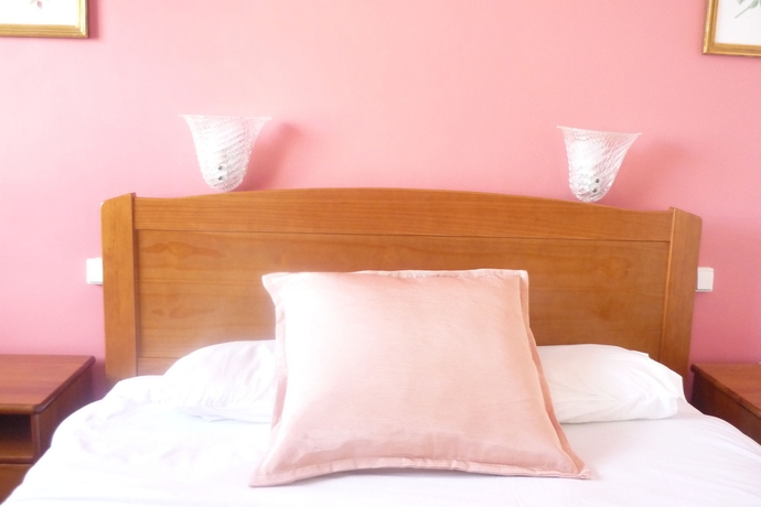 Imagen de la habitación del Hotel Monte Carlo. Foto 9