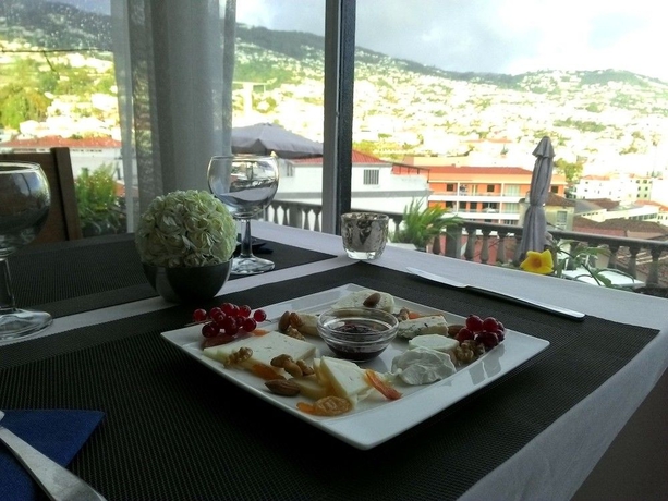 Imagen del bar/restaurante del Hotel Monte Carlo, Funchal. Foto 5