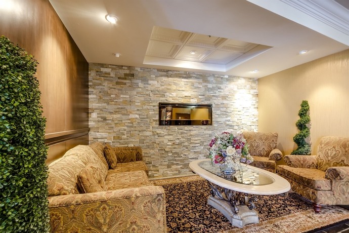 Imagen de los interiores del Hotel Monte Carlo Inn Airport Suites. Foto 16