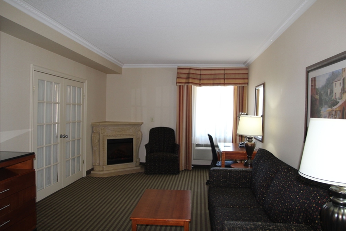 Imagen de los interiores del Hotel Monte Carlo Inn Barrie Suites. Foto 7