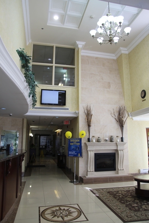 Imagen de los interiores del Hotel Monte Carlo Inn Barrie Suites. Foto 9