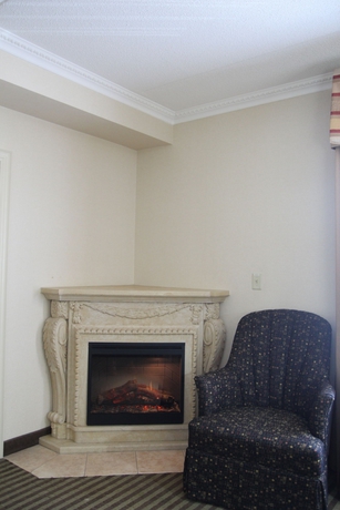 Imagen de los interiores del Hotel Monte Carlo Inn Barrie Suites. Foto 11