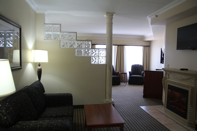 Imagen de los interiores del Hotel Monte Carlo Inn Barrie Suites. Foto 12