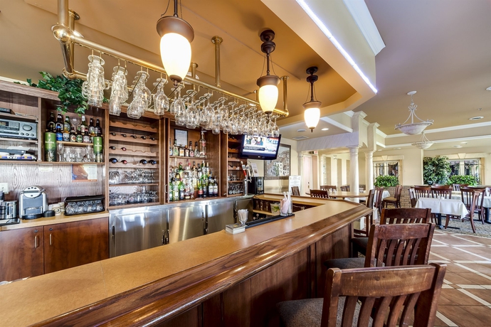 Imagen del bar/restaurante del Hotel Monte Carlo Inn - Brampton Suites. Foto 4