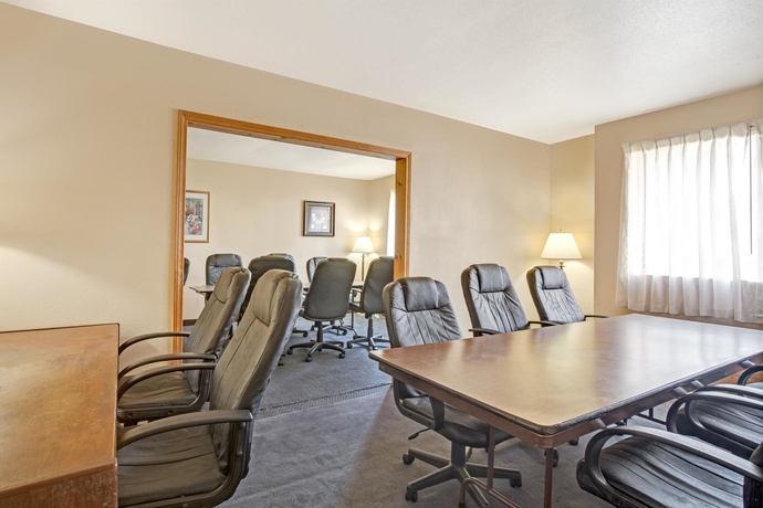 Imagen de los interiores del Hotel Monte Carlo Inn. Foto 11