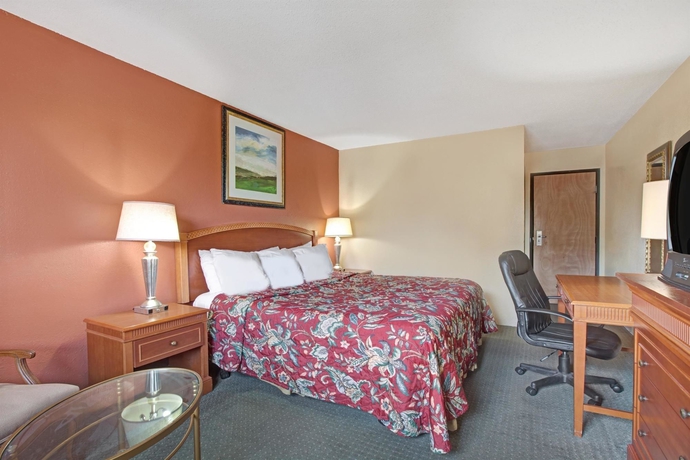 Imagen de la habitación del Hotel Monte Carlo Inn. Foto 7