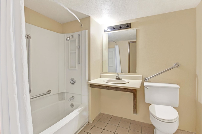 Imagen de la habitación del Hotel Monte Carlo Inn. Foto 9