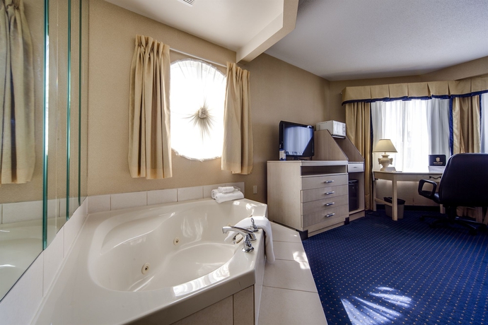 Imagen de la habitación del Hotel Monte Carlo Inn Oakville Suites. Foto 10