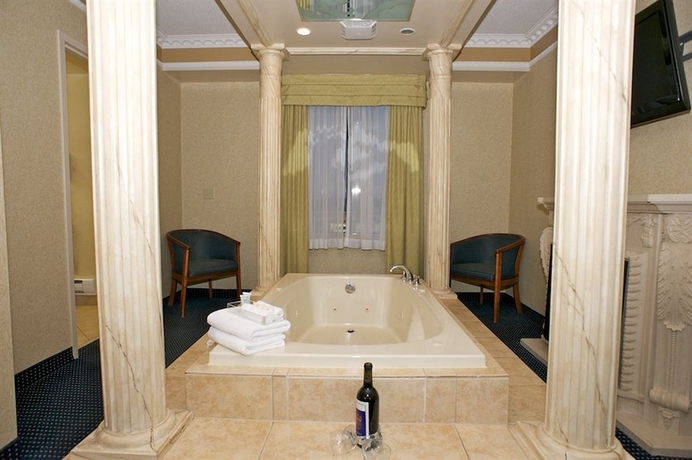 Imagen de la habitación del Hotel Monte Carlo Inn Toronto West Suites. Foto 3