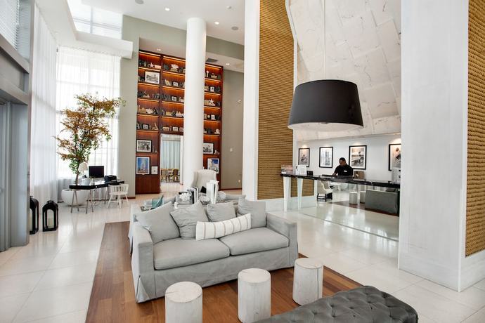 Imagen de los interiores del Hotel Monte Carlo by Miami Vacations. Foto 17