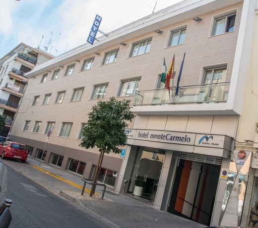 Imagen de los exteriores del Hotel Monte Carmelo. Foto 11