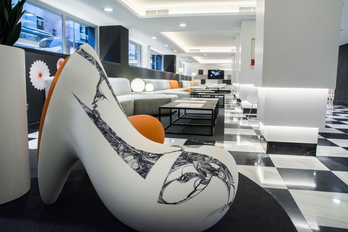 Imagen de los interiores del Hotel Monte Carmelo. Foto 13