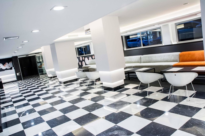 Imagen de los interiores del Hotel Monte Carmelo. Foto 15