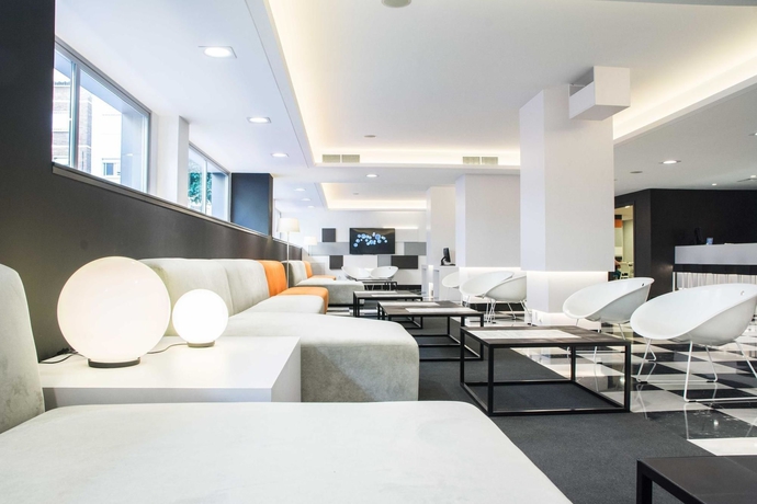 Imagen de los interiores del Hotel Monte Carmelo. Foto 16