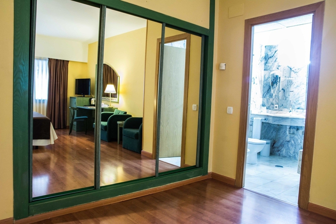 Imagen de la habitación del Hotel Monte Carmelo. Foto 9