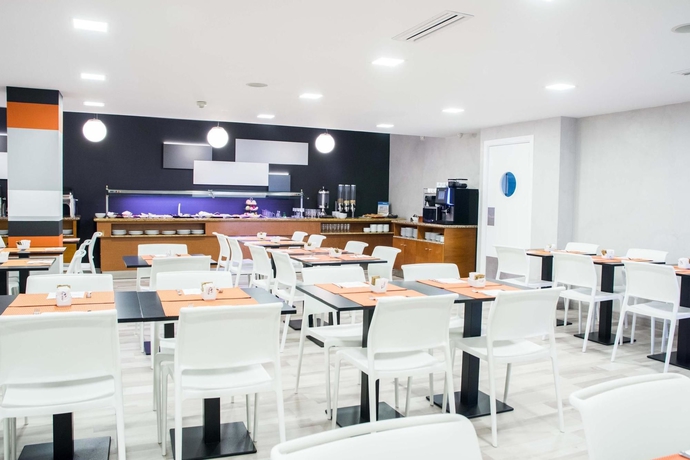 Imagen del bar/restaurante del Hotel Monte Carmelo, Sevilla. Foto 2