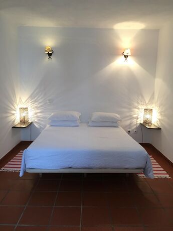 Imagen de la habitación del Hotel Monte Carvalhal da Rocha - Campground. Foto 14