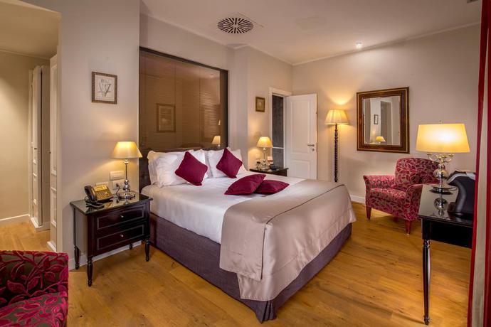 Imagen de la habitación del Hotel Monte Cenci. Foto 13