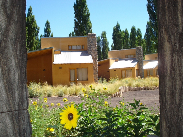 Imagen de los exteriores del Hotel Monte Coiron. Foto 12