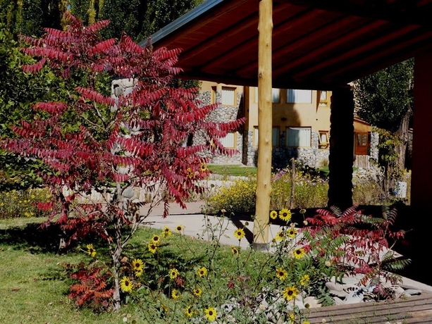 Imagen de los exteriores del Hotel Monte Coiron. Foto 13