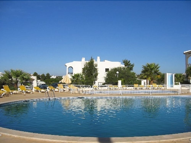 Imagen de la piscina del Hotel Monte Dourado Resort. Foto 16