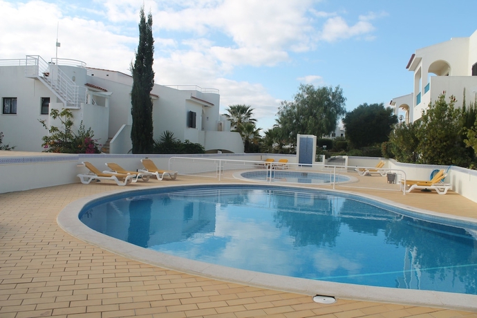 Imagen de la piscina del Hotel Monte Dourado Resort. Foto 18