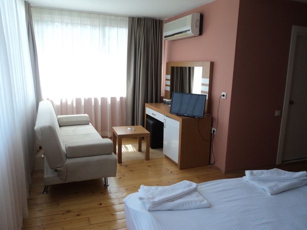 Imagen de los interiores del Hotel Monte. Foto 16