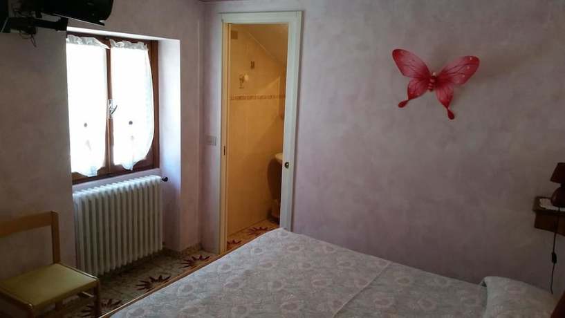 Imagen de la habitación del Hotel Monte Giove. Foto 16