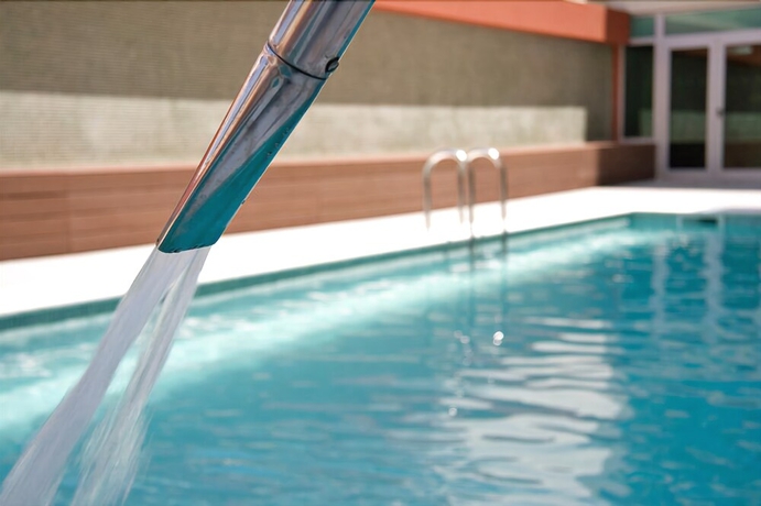 Imagen de la piscina del Hotel Monte Gordo Apartamentos and Spa. Foto 18