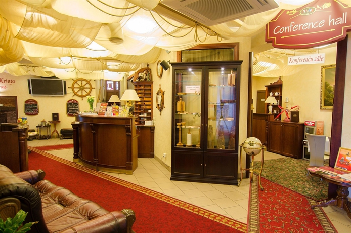 Imagen de los interiores del Hotel Monte Kristo. Foto 15