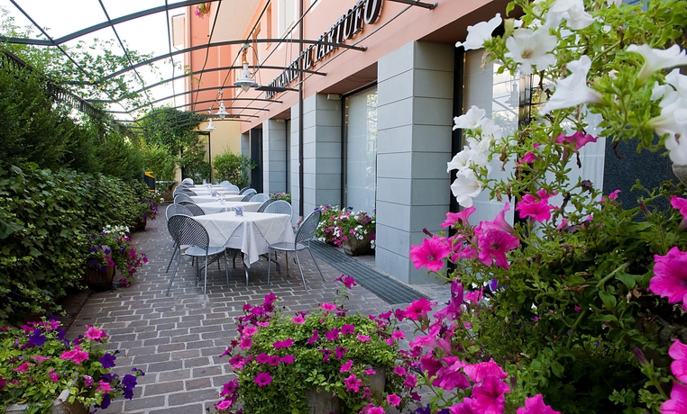 Imagen del bar/restaurante del Hotel Monte Meraviglia. Foto 3