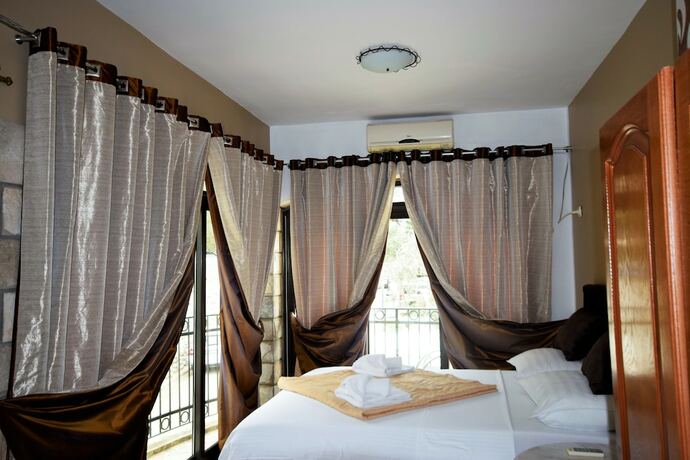 Imagen de la habitación del Hotel Monte Perla Residence. Foto 17