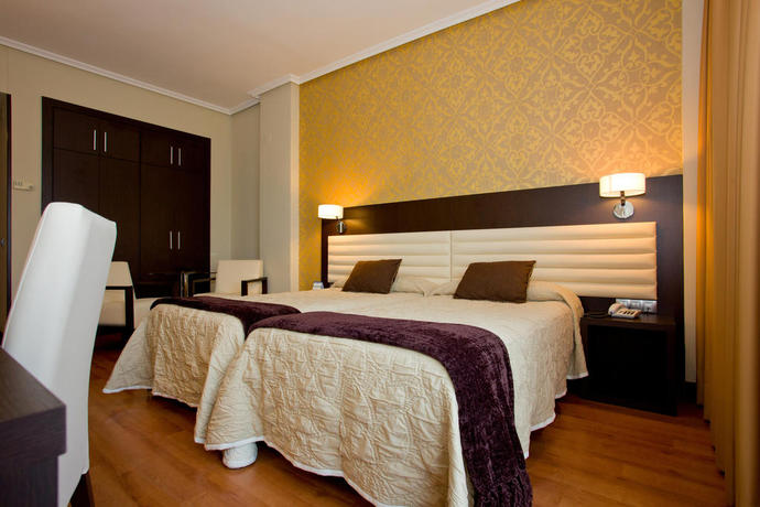 Imagen general del Hotel Monte Puertatierra. Foto 7