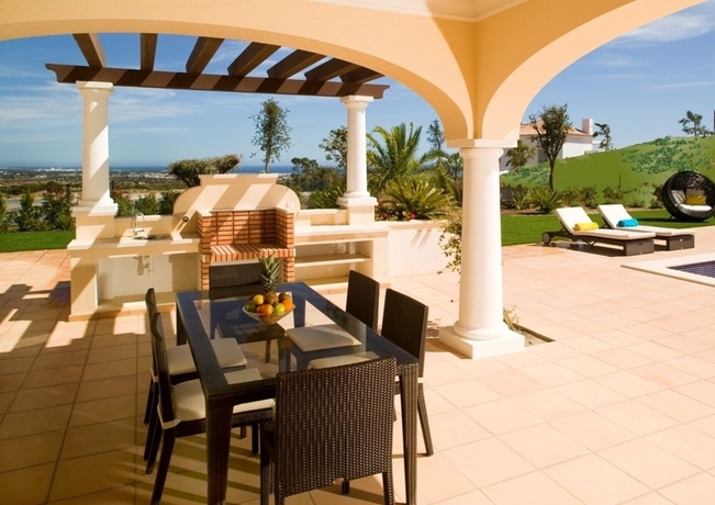 Imagen del bar/restaurante del Hotel Monte Rei Golf and Country Club. Foto 2