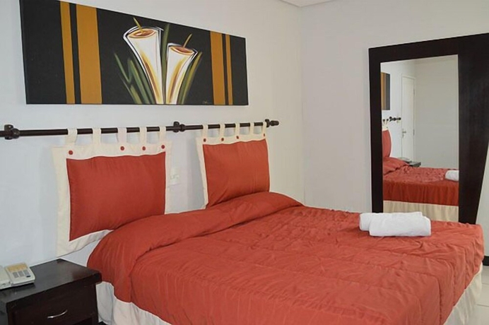 Imagen de la habitación del Hotel Monte Rey. Foto 11