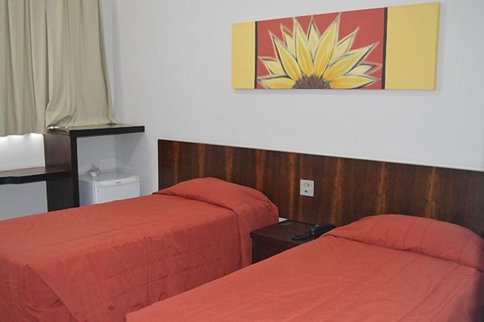 Imagen de la habitación del Hotel Monte Rey. Foto 12