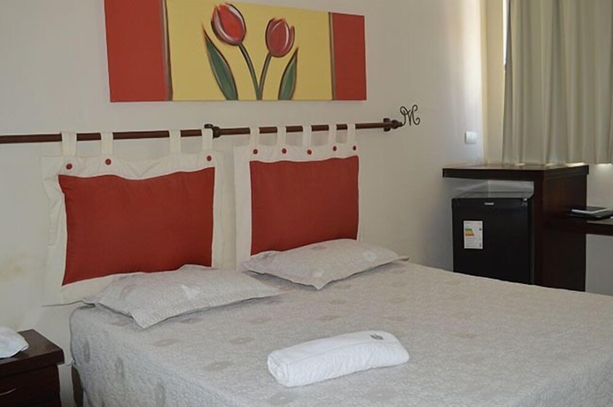 Imagen de la habitación del Hotel Monte Rey. Foto 13